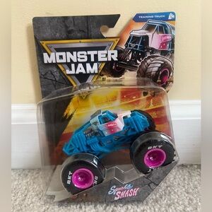 Spin Master Monster Jam Sparkle Smash Series 42 Training Truck 1:64